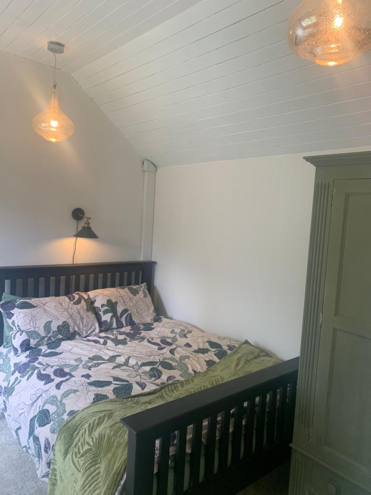 Newly Refurbished One Bedroom With Additional Sofa Bed Self Contained Flat In Garden Abbots Langley Exteriér fotografie